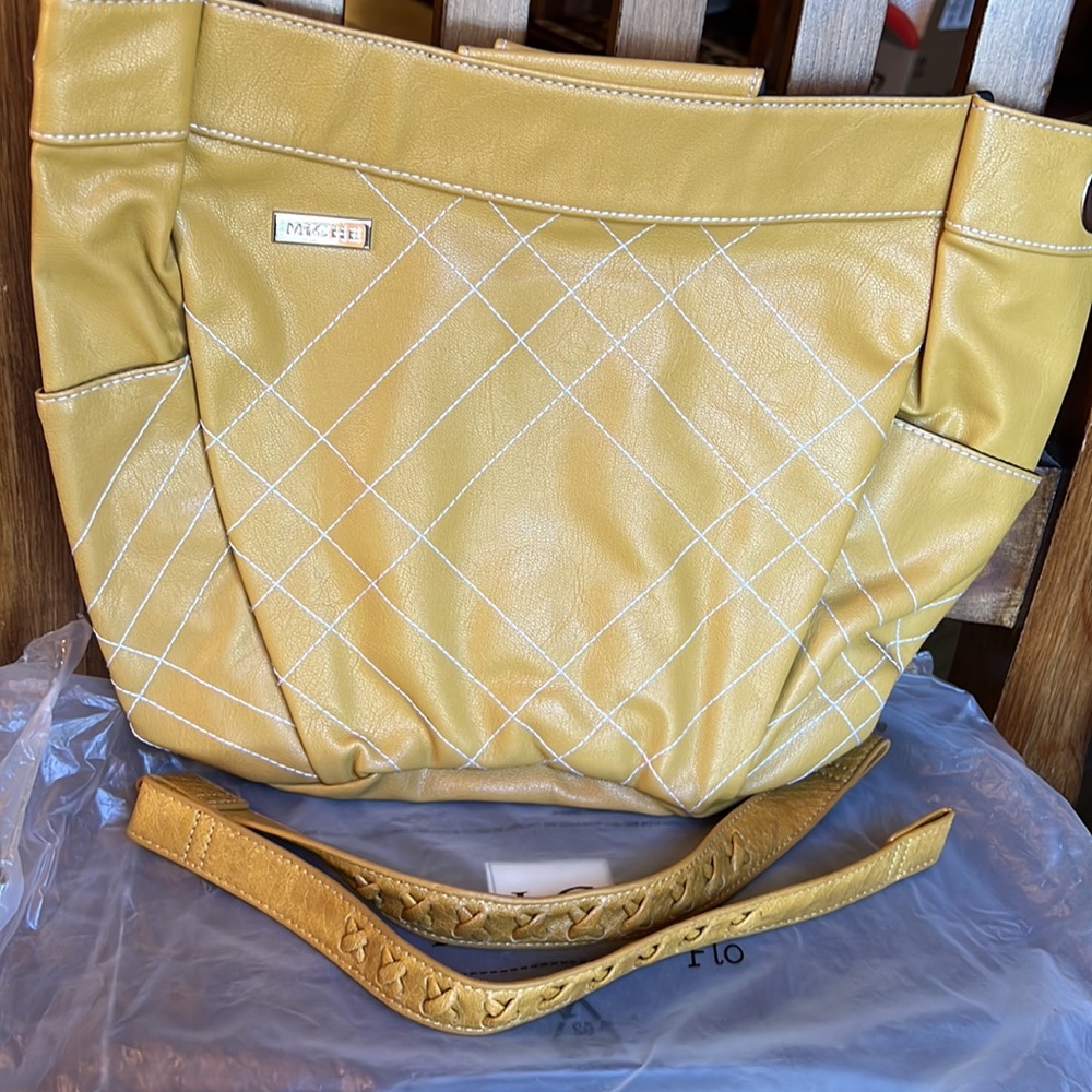 Miche Flo demi shell + matching straps